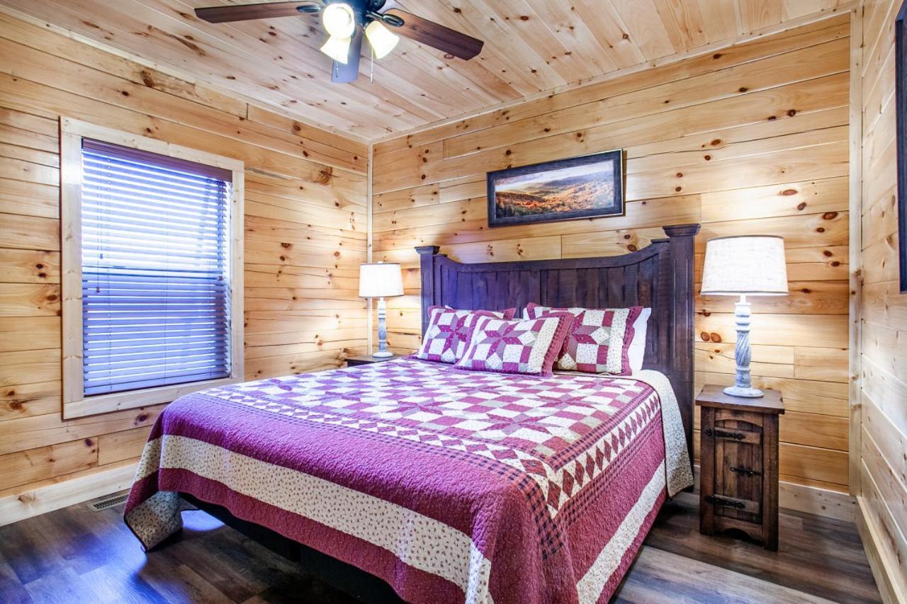 Swimming Bears Lodge 1 With Indoor Pool And Hot Tub Pigeon Forge Dış mekan fotoğraf