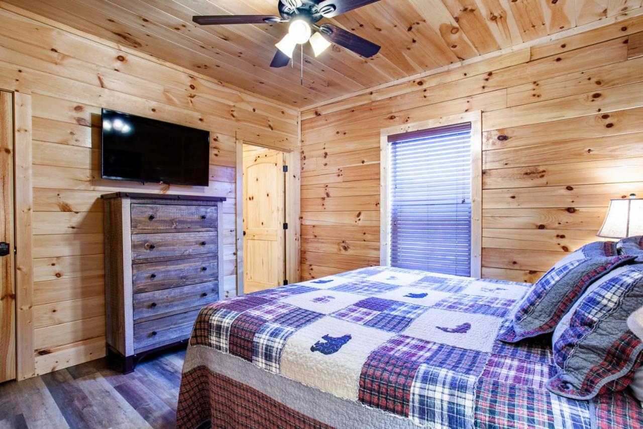 Swimming Bears Lodge 1 With Indoor Pool And Hot Tub Pigeon Forge Dış mekan fotoğraf